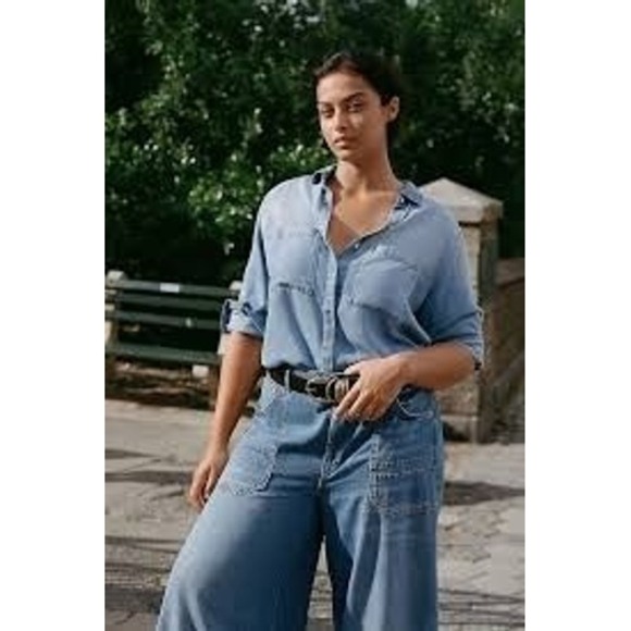 cloth & stone Tops - Anthro Cloth & Stone Chambray Blue Button Down Shirt Light Wash Western Rodeo M